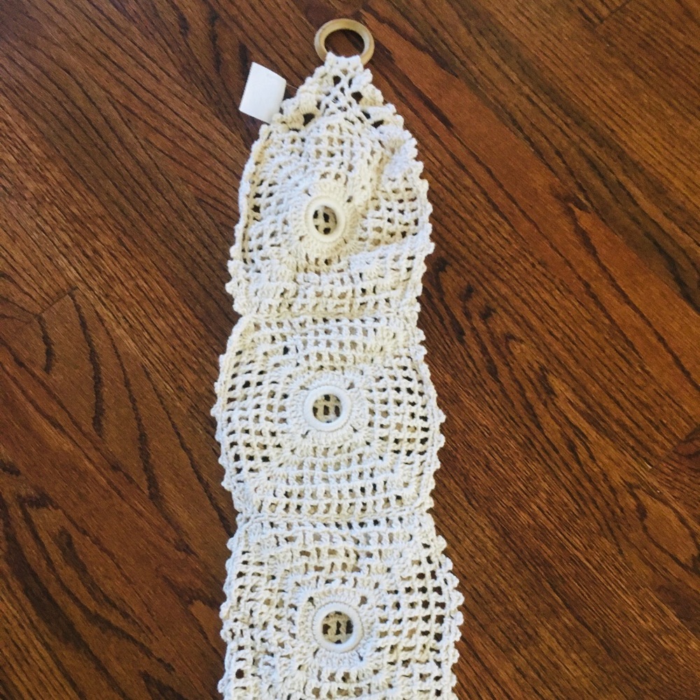 NW HANDMADE CROCHET TOILET PAPER HOLDER 6.5” x 25”